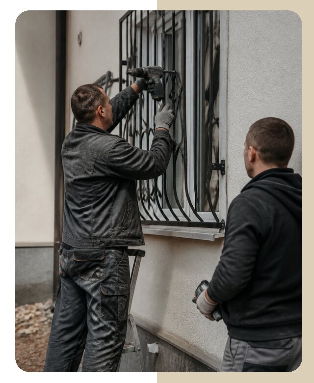 Установка наружных решеток в Ессентуках от 4997 р. | Дверной